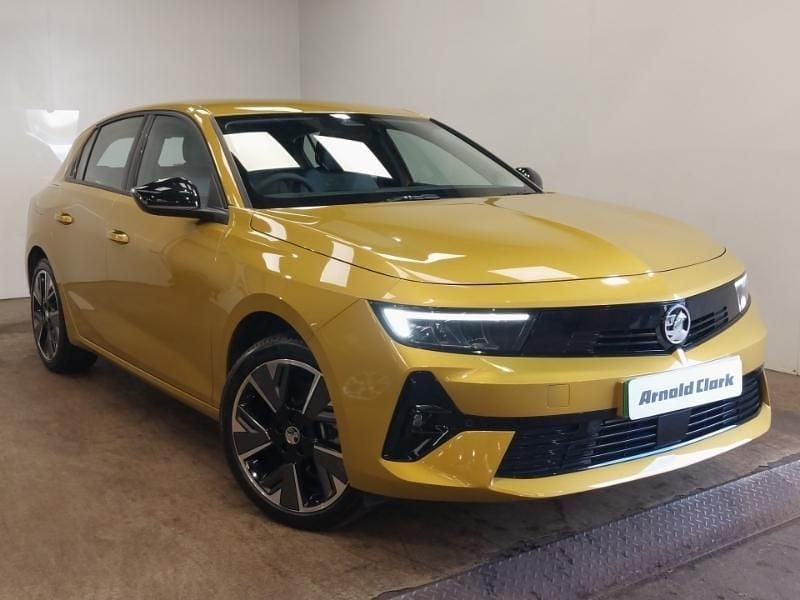 Yellow Used 2024 Vauxhall Astra Design Edition Hatchback | £18,498 (Super price) - Image 1/4
