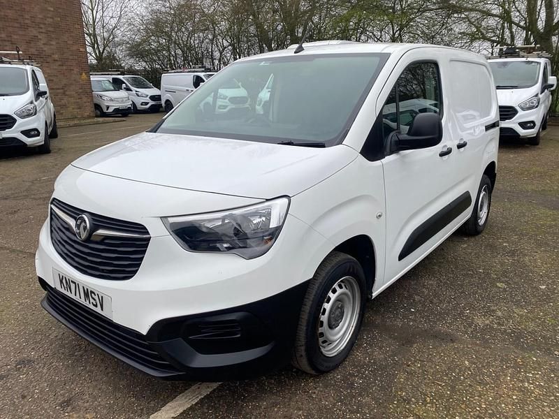 Used Vauxhall Combo Edition 100 HP (73 kW) 2021 White MPV