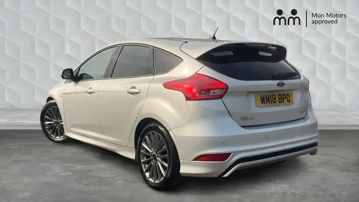 Used Ford Focus ST-Line 140 HP (102 kW) 2018 Silver Hatchback