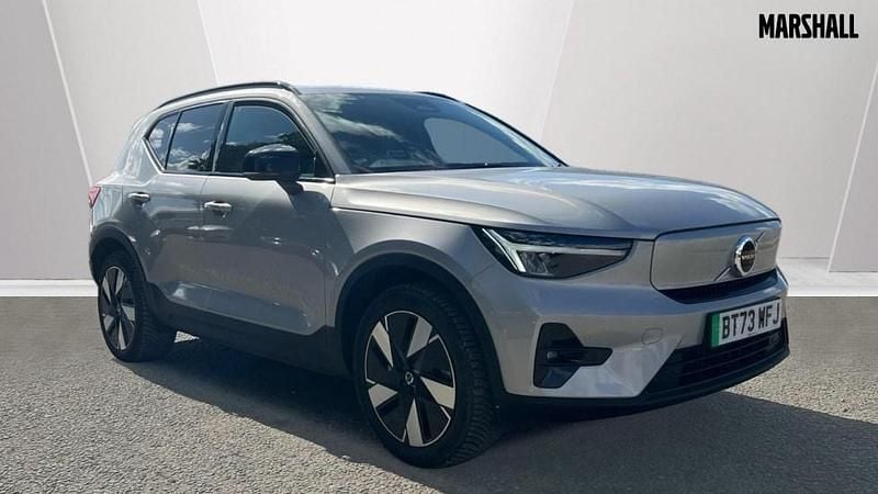 Silver dawn Used 2023 Volvo XC40 Plus SUV | £29,480 (A bit pricey) - Image 1/4