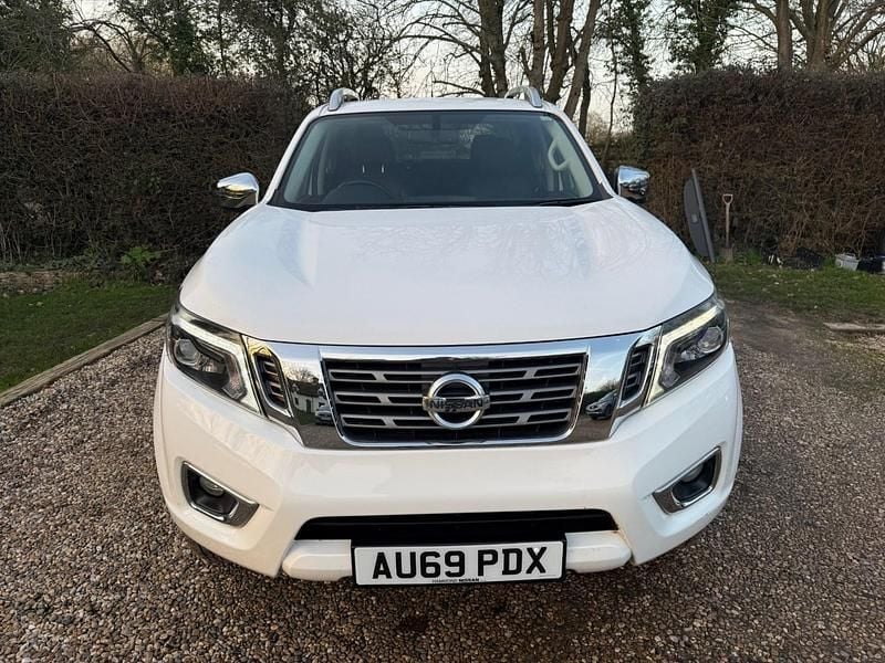 Used Nissan Navara Tekna 190 HP (139 kW) 2019 White Pickup
