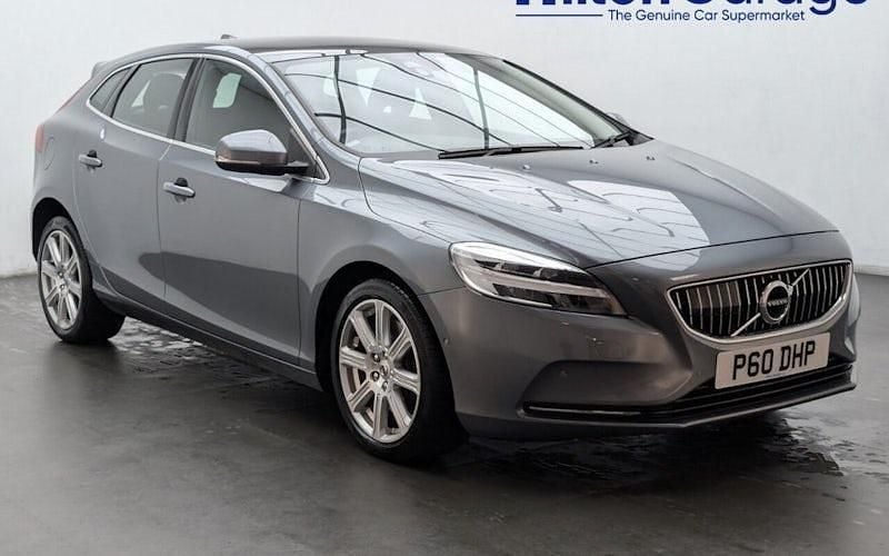 Used 2019 Volvo V40 Inscription Hatchback | £14,150 (Fair price) - Image 1/4