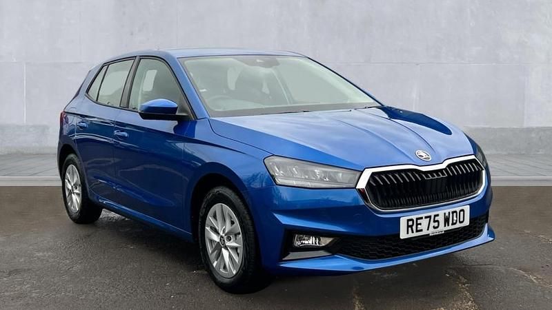 Used Skoda Fabia SE 80 HP (58 kW) 2025 Race blue metallic Hatchback
