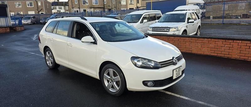 Used VW Golf VIII S 105 HP (77 kW) 2024 White Estate