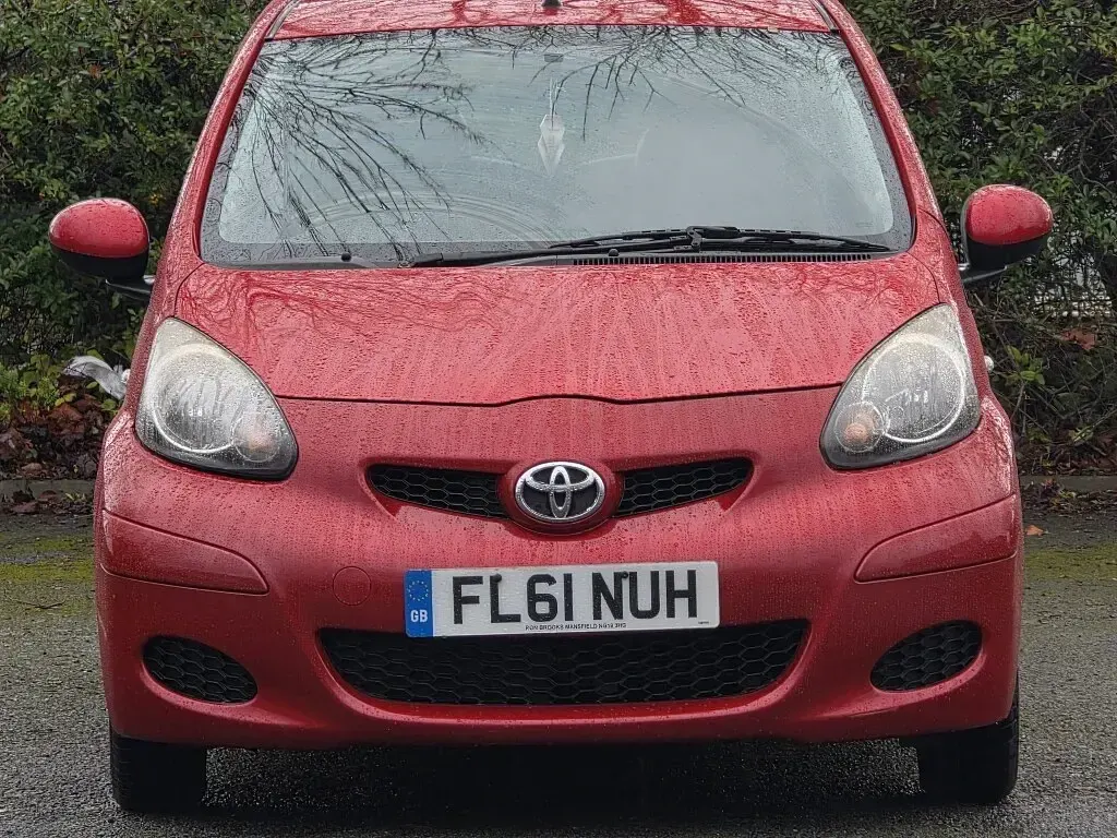 Used Toyota Aygo 68 HP (50 kW) 2011 Red Hatchback