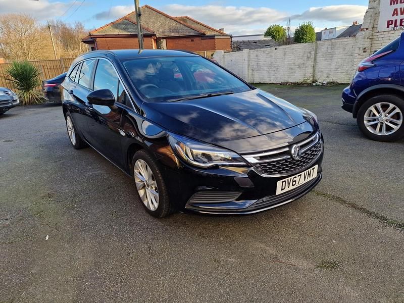 Black Used 2017 Vauxhall Astra Design Edition Estate | £4,595 (Good price) - Image 1/4
