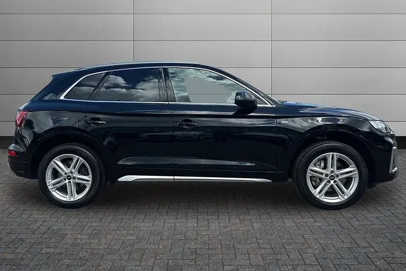 Used Audi Q5 S-Line 204 HP (150 kW) 2024 Black SUV