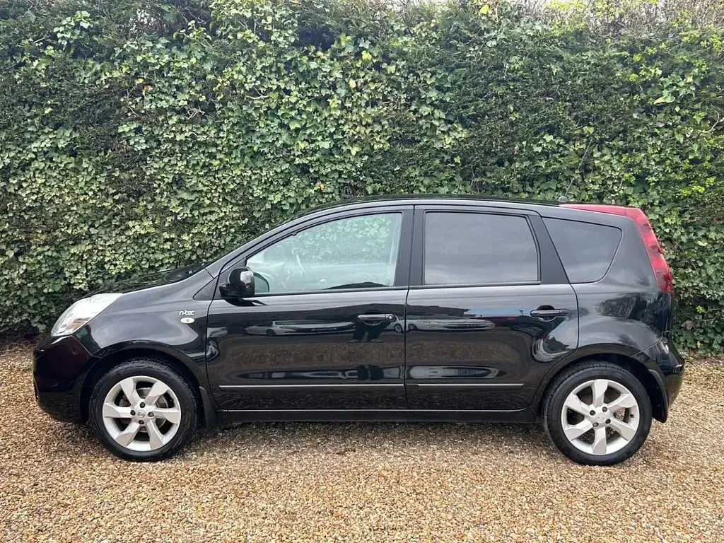 Used Nissan Note N-TEC 88 HP (64 kW) 2010 Black Hatchback