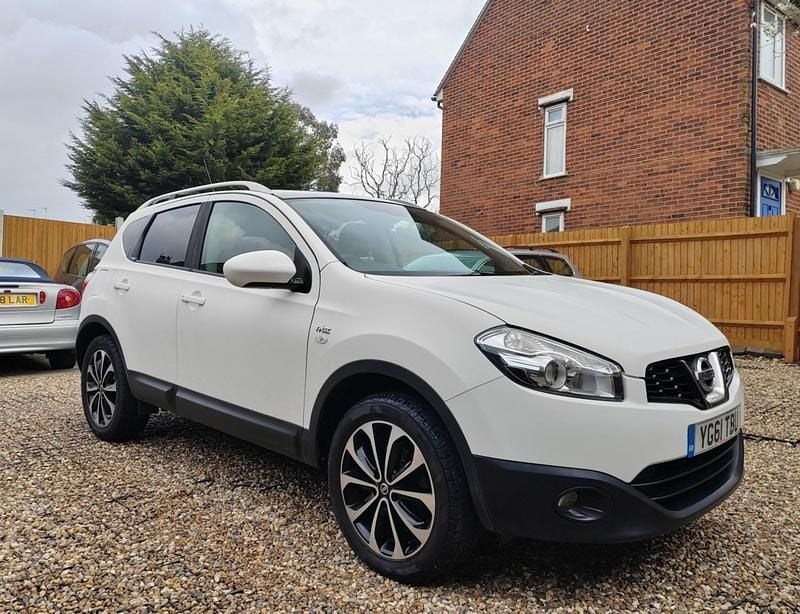 Used Nissan Qashqai N-TEC 117 HP (86 kW) 2011 White SUV
