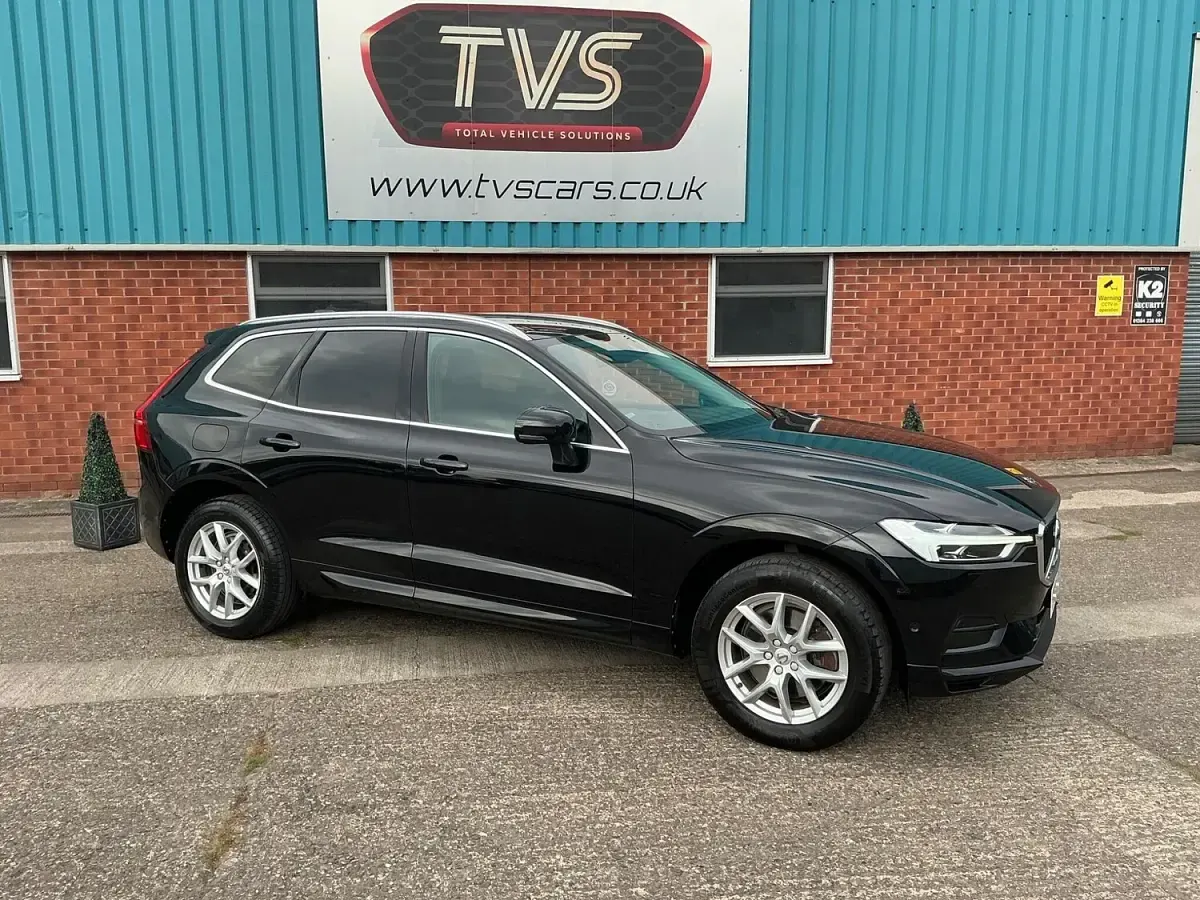 Used Volvo XC60 Momentum 190 HP (139 kW) 2017 Black SUV