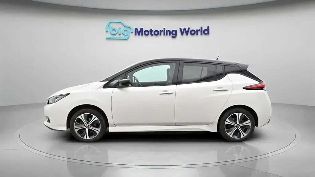 Begagnad Nissan Leaf Tekna 159 kW (217 HK) 2020 Halvkombi