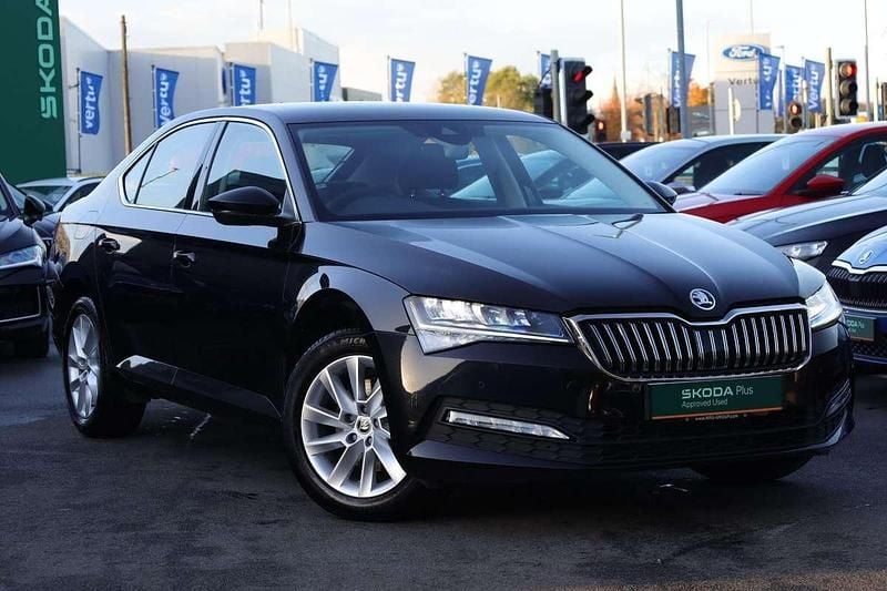 Black magic pearl effect Used 2023 Skoda Superb SE Hatchback | £19,995 (Good price) - Image 1/4