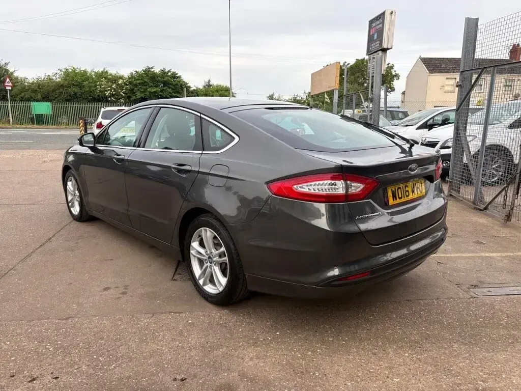 Used Ford Mondeo Zetec 2016 Grey Hatchback