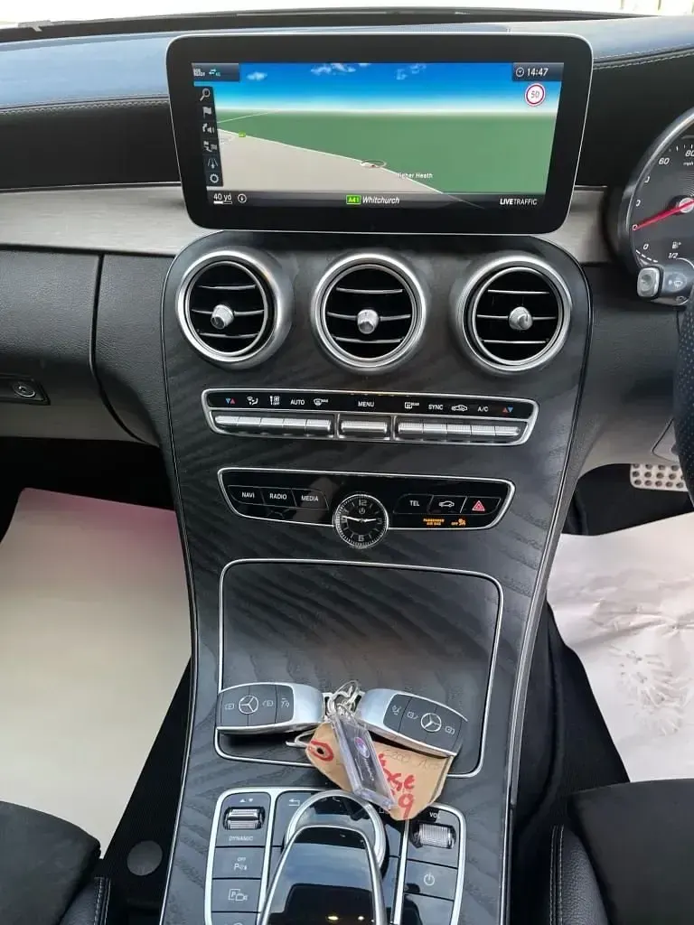 Begagnad Mercedes C200 AMG Line Premium 2018 Vit Sportkupé