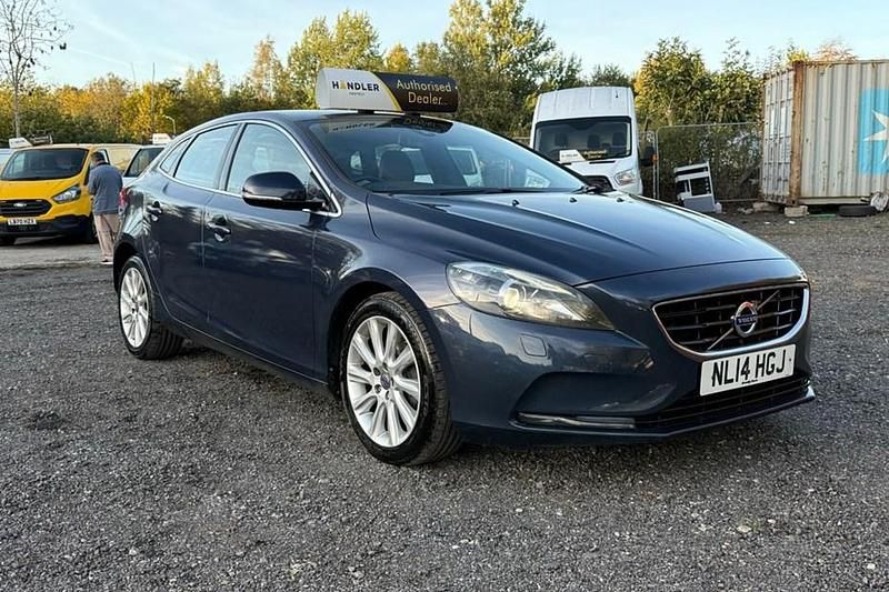 Used 2014 Volvo V40 SE Lux Hatchback | £5,180 (Fair price) - Image 1/1