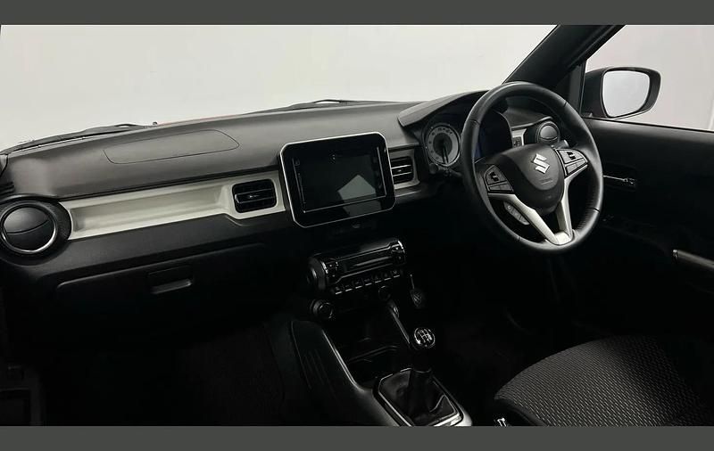 Używany Suzuki Ignis SZ5 83 KM (61 kW) 2023 Czerwony SUV