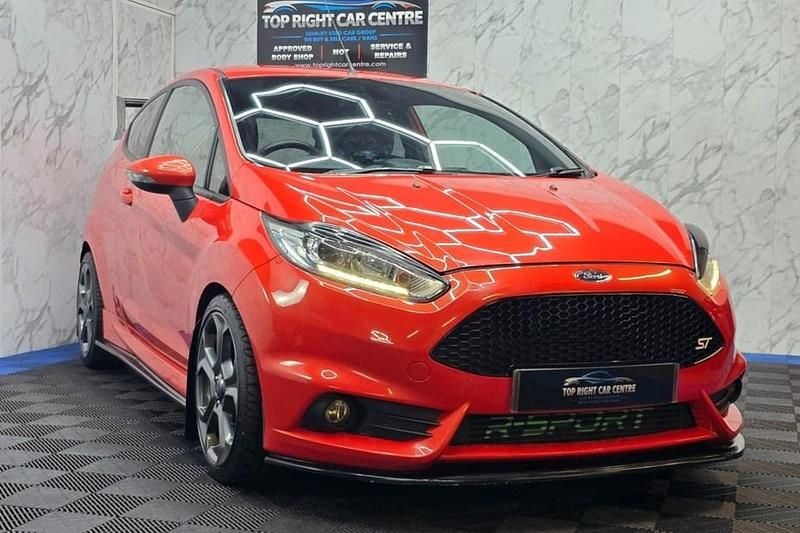 Used Ford Fiesta ST 182 HP (133 kW) 2016 Orange Hatchback