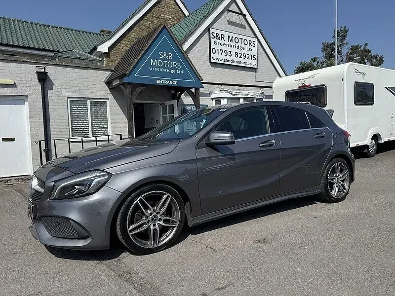 Used Mercedes A180 AMG Line Premium 122 HP (89 kW) 2017 Grey Hatchback