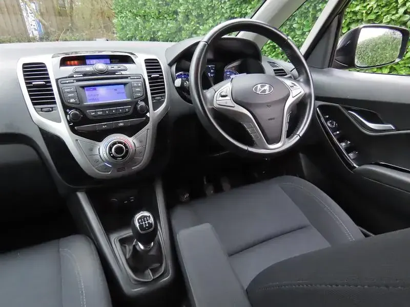Used Hyundai ix20 SE 90 HP (66 kW) 2015 Black Hatchback