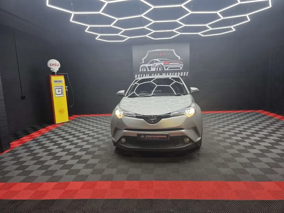 Used Toyota C-HR 115 HP (84 kW) 2017 Silver SUV