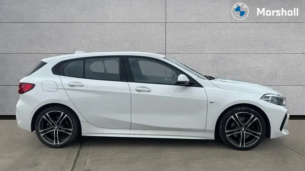 Used BMW 118 M Sport 134 HP (98 kW) 2021 White Hatchback