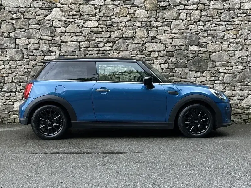 Used Mini Cooper Classic 134 HP (98 kW) 2022 Blue Hatchback