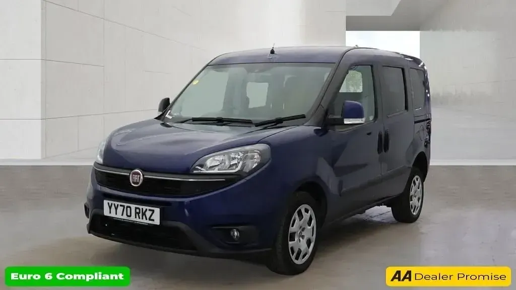 Usado Fiat Doblò 2021 Azul Monovolumen