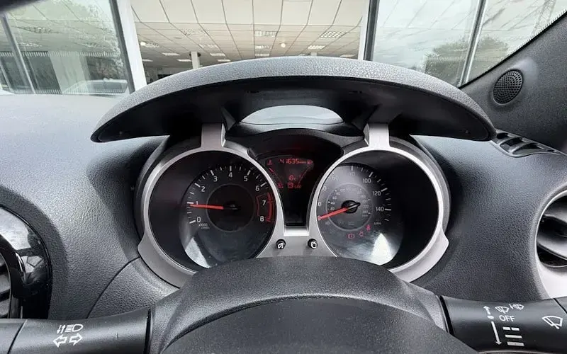 Used Nissan Juke Acenta 116 HP (85 kW) 2017 Grey SUV