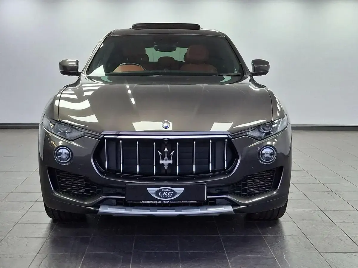 Begagnad Maserati Levante 2020 Grå SUV