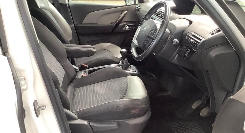 Used Citroën C4 Picasso Exclusive 115 HP (84 kW) 2015 White MPV