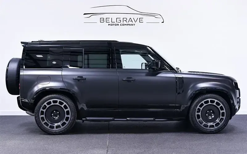 Used Land Rover Defender 249 HP (183 kW) 2023 SUV