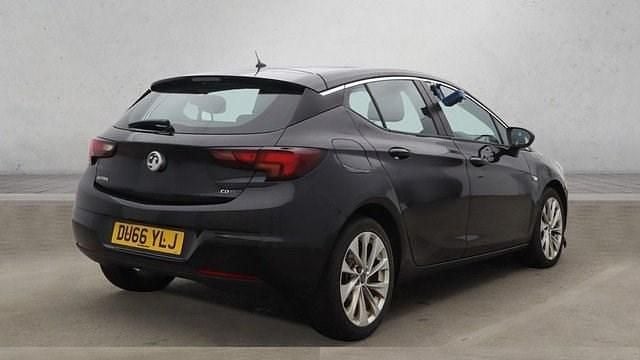 Used Vauxhall Astra Design Edition 110 HP (80 kW) 2016 Black Hatchback