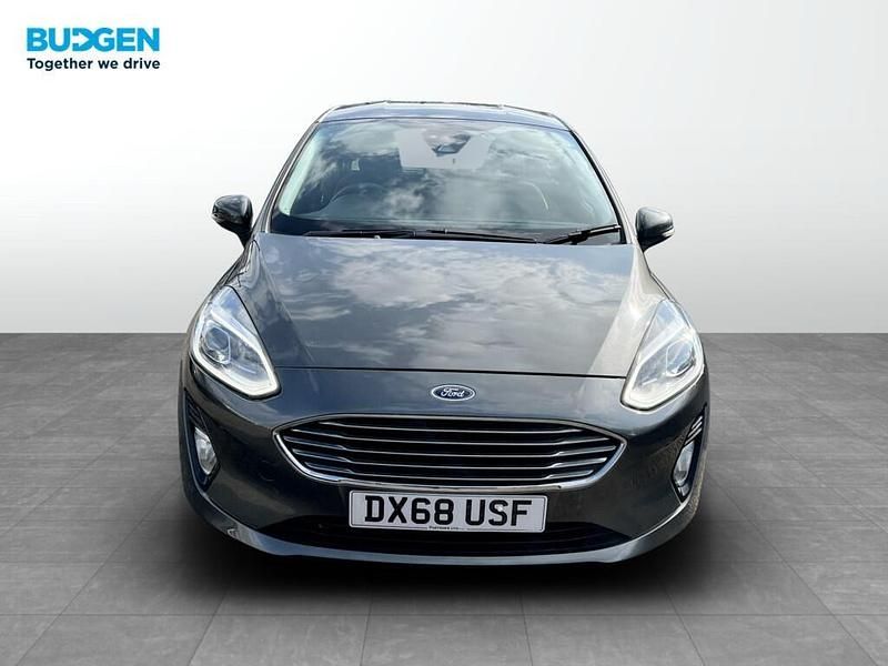 Used Ford Fiesta Zetec 70 HP (51 kW) 2019 Grey Hatchback