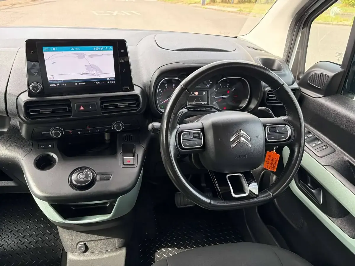 Used Citroën Berlingo Flair 130 HP (95 kW) 2019 White MPV