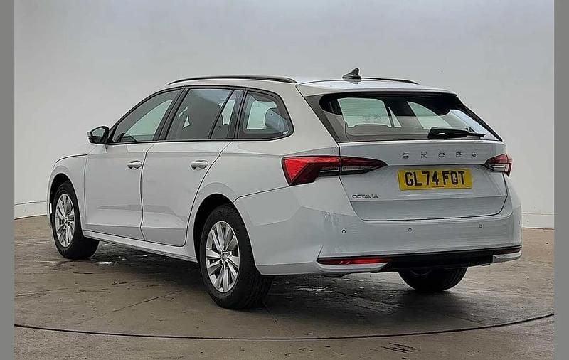 Used Skoda Octavia SE Technology 113 HP (83 kW) 2024 Moon white metallic Estate