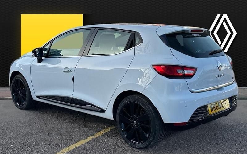 Used Renault Clio IV Dynamique 90 HP (66 kW) 2015 White  Hatchback