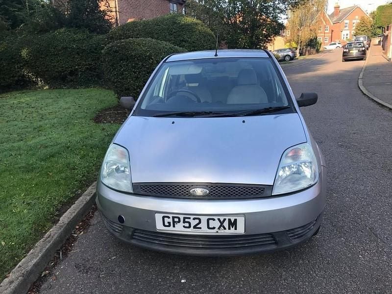 Used Ford Fiesta 68 HP (50 kW) 2003 Silver Hatchback