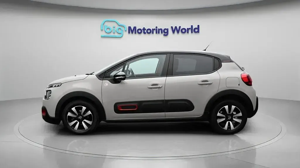 Used Citroën C3 PureTech 83 HP (61 kW) 2022 Beige Hatchback