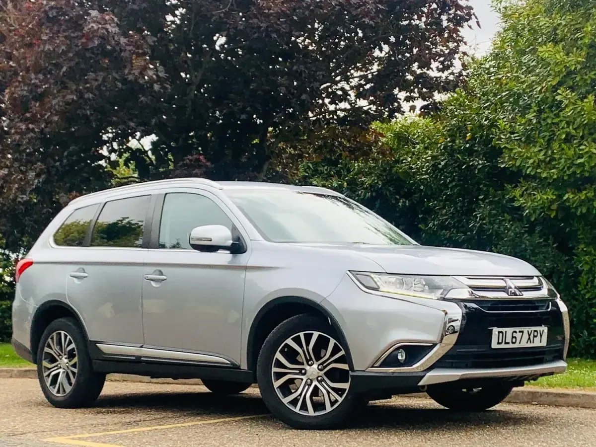 Used Mitsubishi Outlander 150 HP (110 kW) 2018 Silver SUV