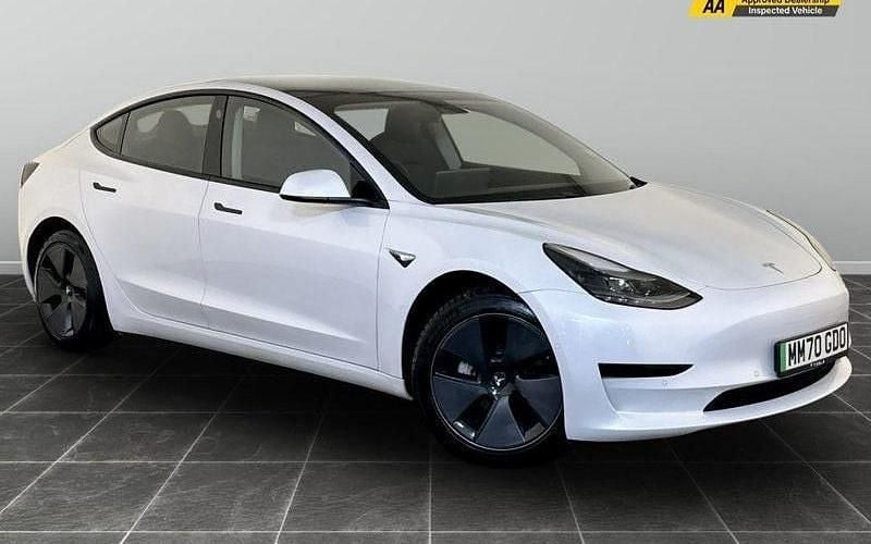 White Used 2021 Tesla Model 3 Standard Range Sedan | £16,595 (Good price) - Image 1/2