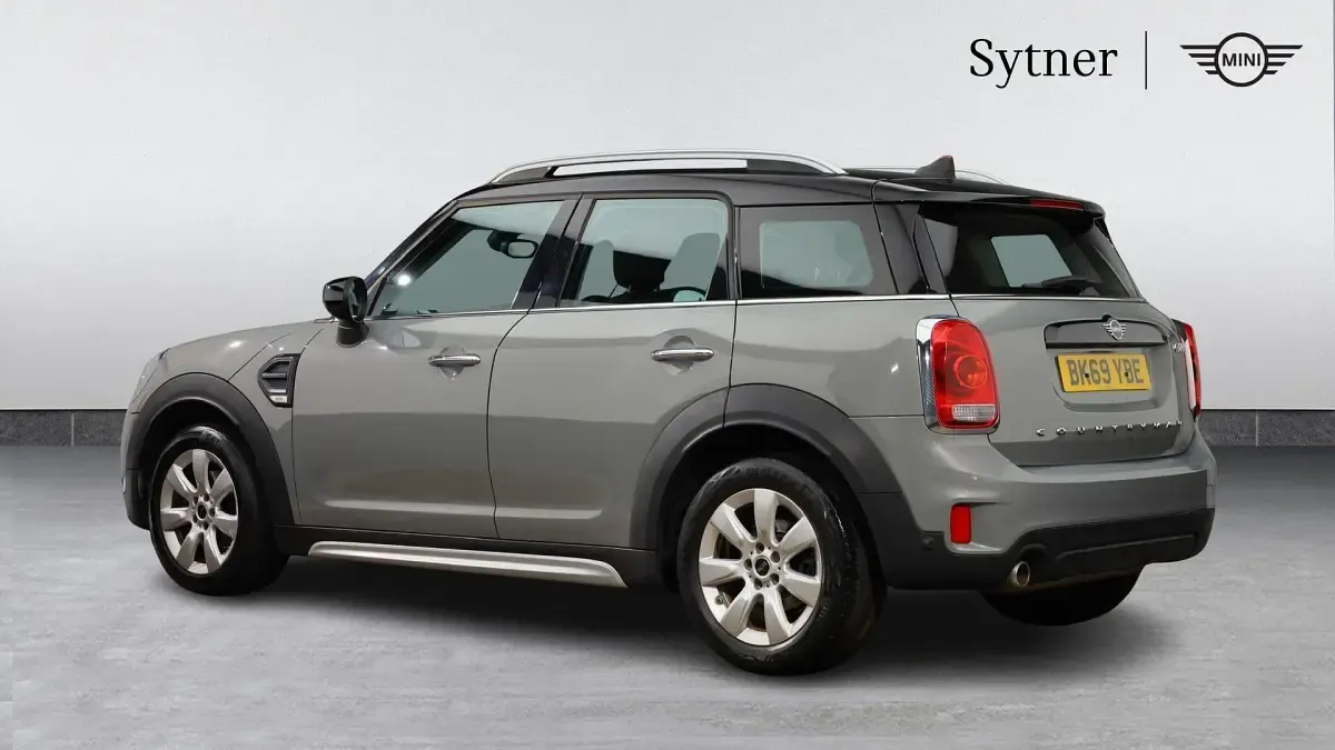 Używany Mini Cooper Countryman Classic 134 KM (98 kW) 2019 Szary SUV