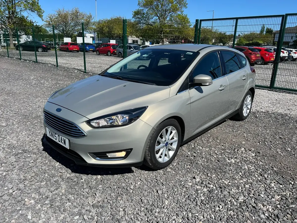 Used Ford Focus Titanium 115 HP (84 kW) 2015 Silver Hatchback