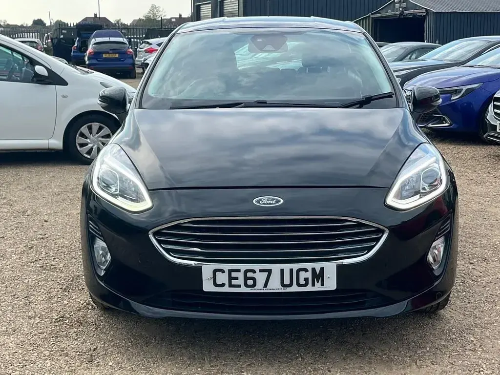 Used Ford Fiesta Zetec 70 HP (51 kW) 2017 Black Hatchback