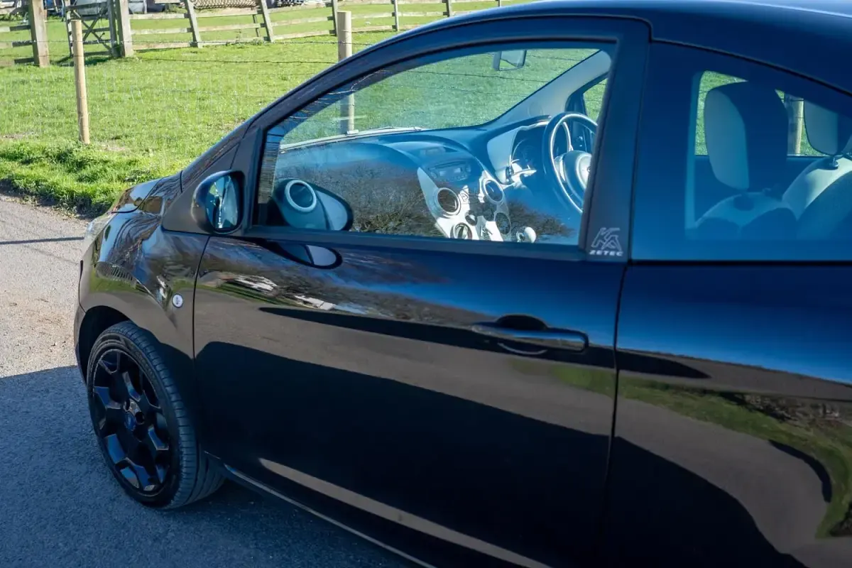 Used Ford Ka Zetec 69 HP (50 kW) 2016 Black Hatchback