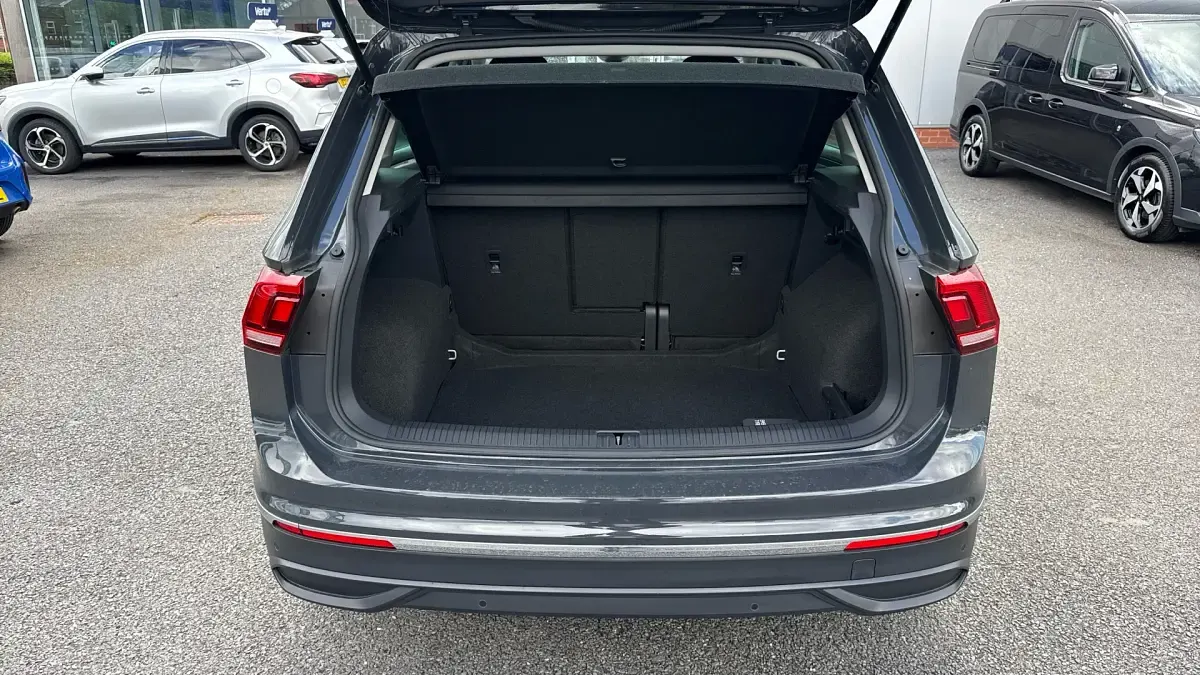 Used VW Tiguan Life 150 HP (110 kW) 2021 Grey SUV