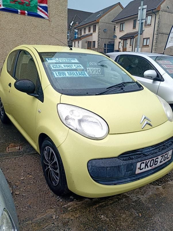 Yellow Used 2006 Citroën C1 Hatchback | £1,690 (Fair price) - Image 1/4