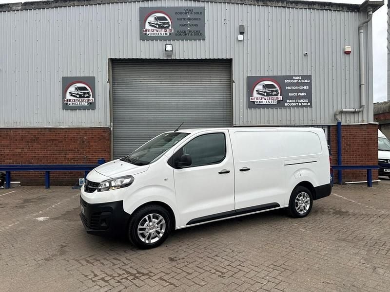 White Used 2020 Vauxhall Vivaro S Van | £7,995 (Good price) - Image 1/4
