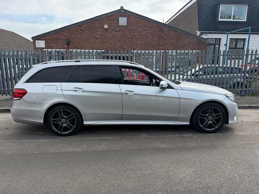 Usado Mercedes E250 AMG 2013 Prateado Carrinha