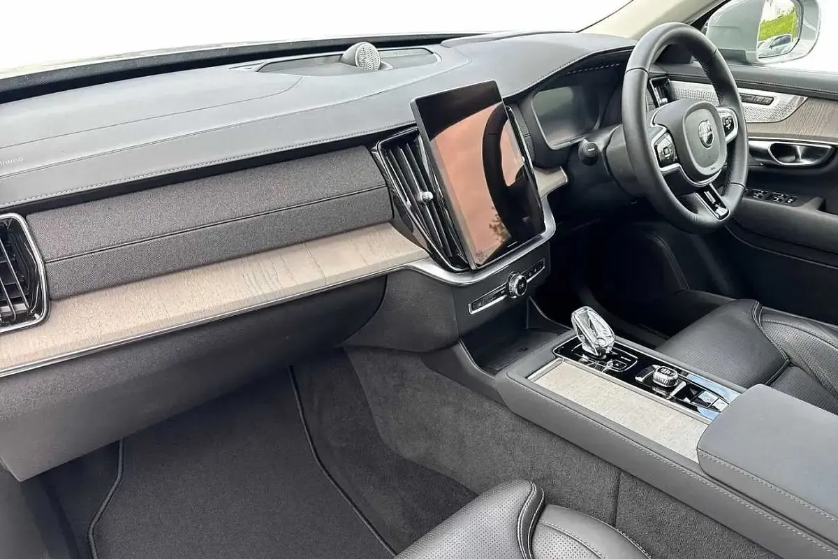 Used Volvo XC90 Ultra 455 HP (334 kW) 2025 Vapour grey SUV