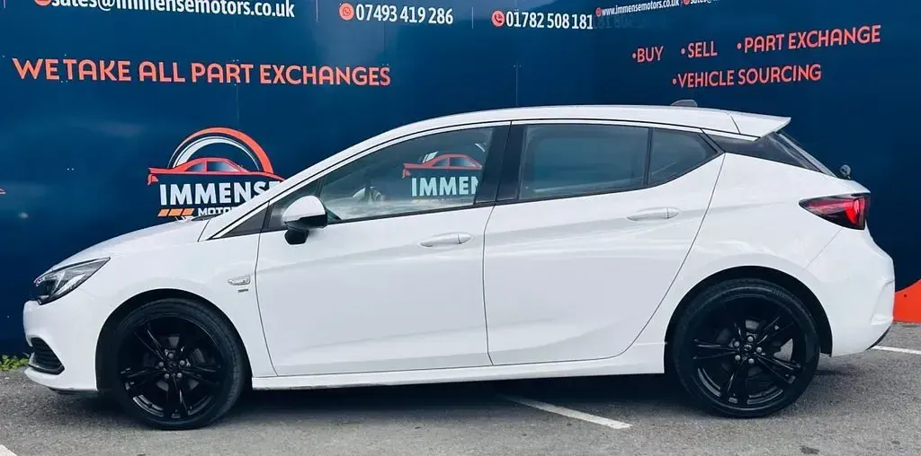 Used Vauxhall Astra SRi 150 HP (110 kW) 2019 White Hatchback